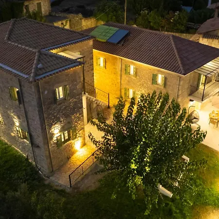 Dervisia Stonehouse 2 شقة