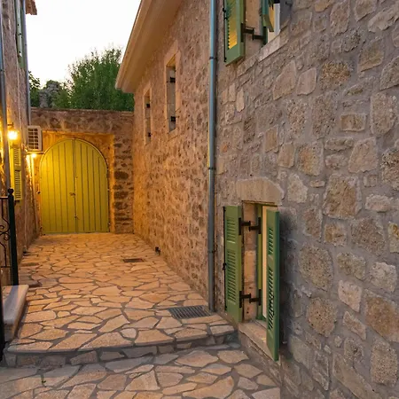 Dervisia Stone House 2 *