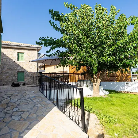 Dervisia Stone House 2 * Lazaráta