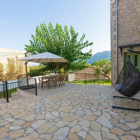 Dervisia Stonehouse 2 شقة Lazaráta